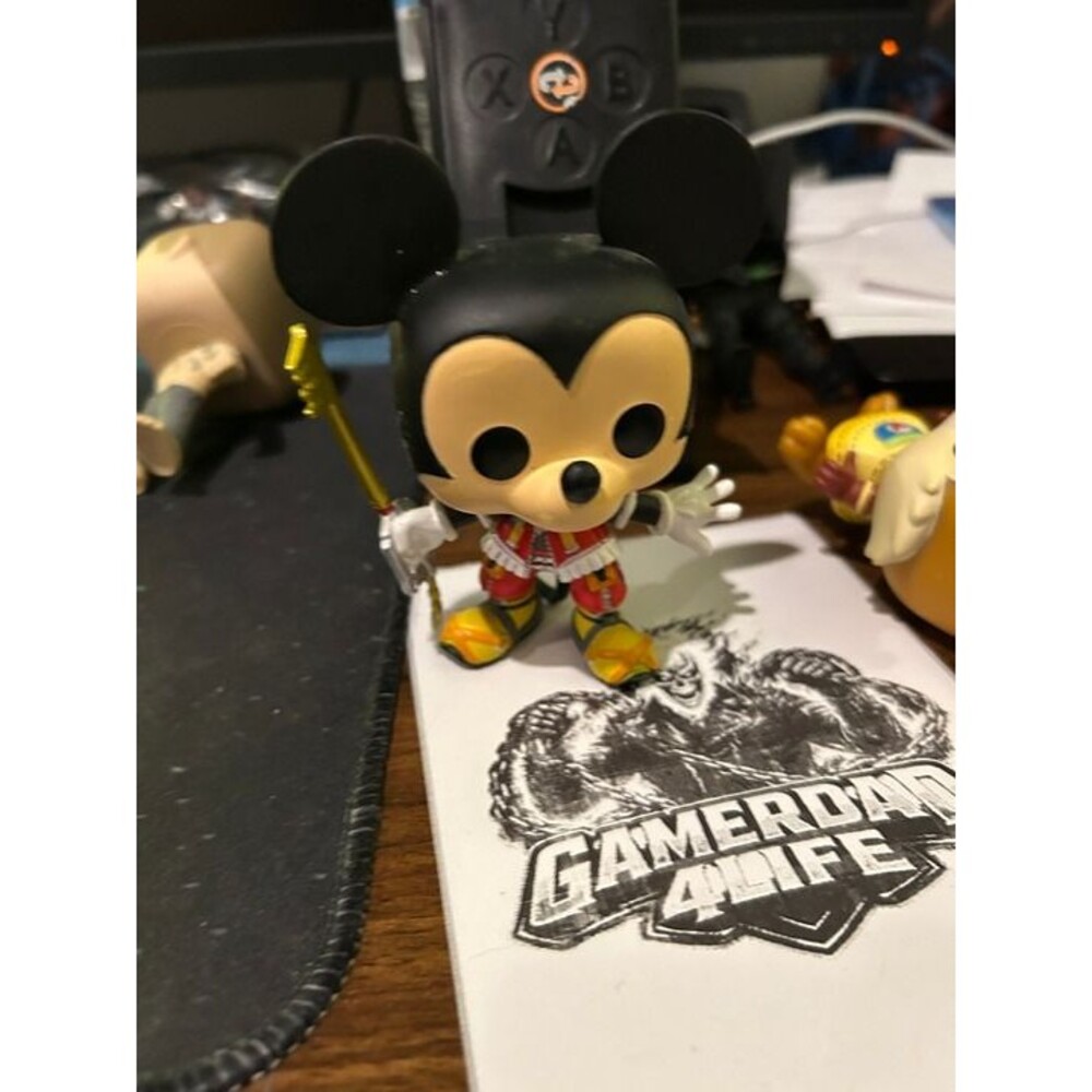 Funko Pop! Games: Kingdom Hearts - Mickey Mouse with Keyblade # 261